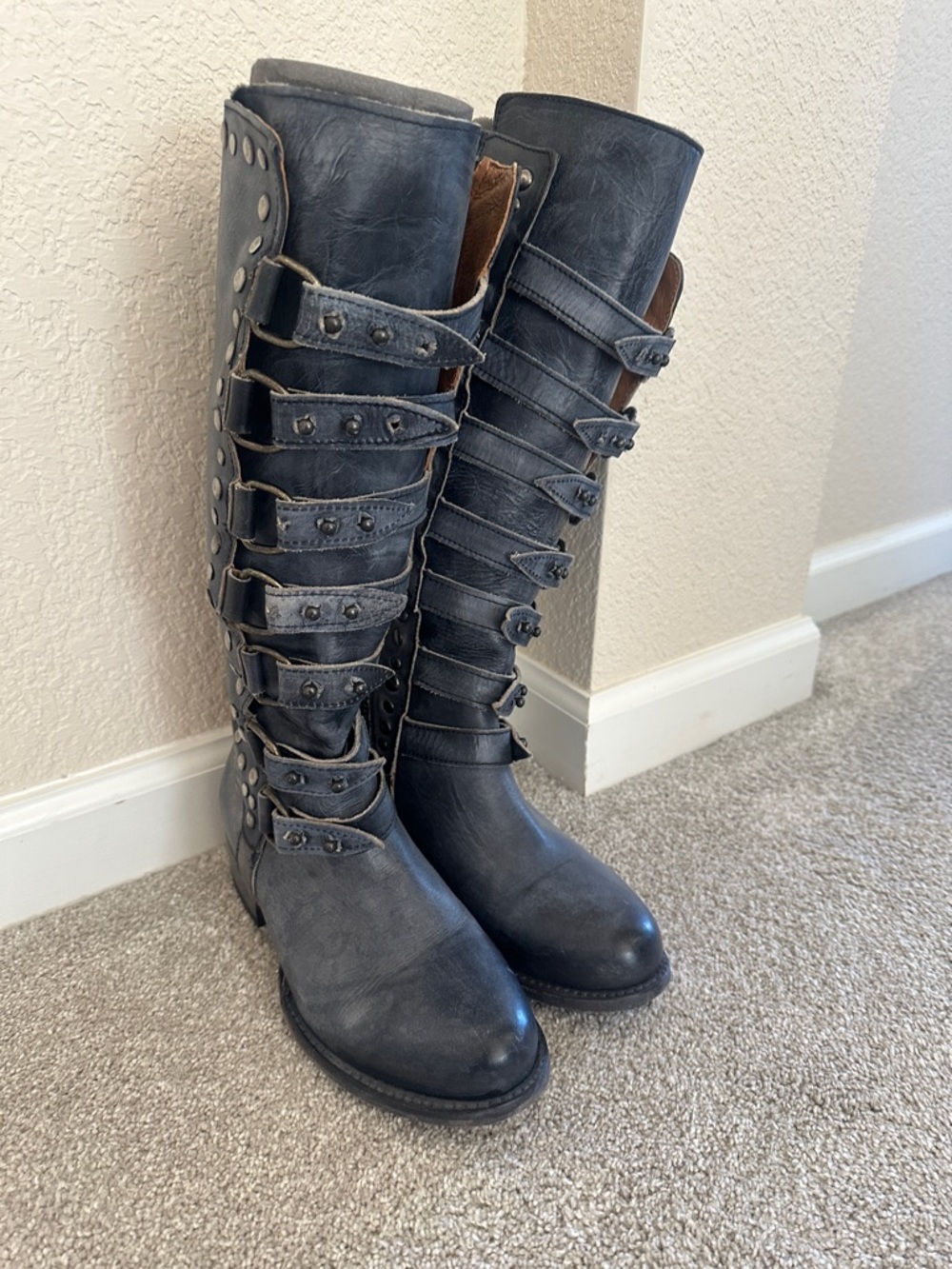 FREEBIRD Remy in Blue Size 7